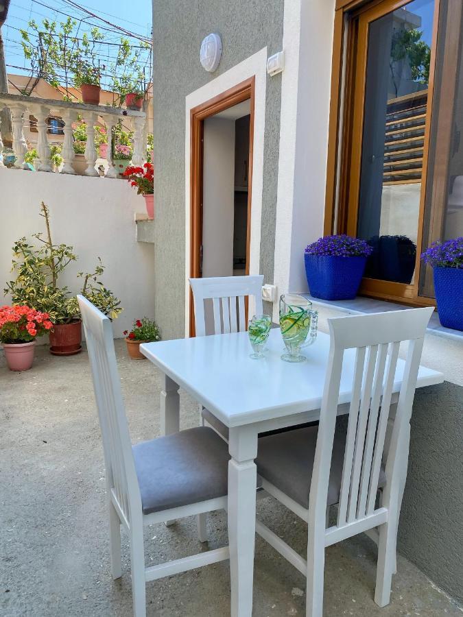 Sunny Guest House فلورا المظهر الخارجي الصورة