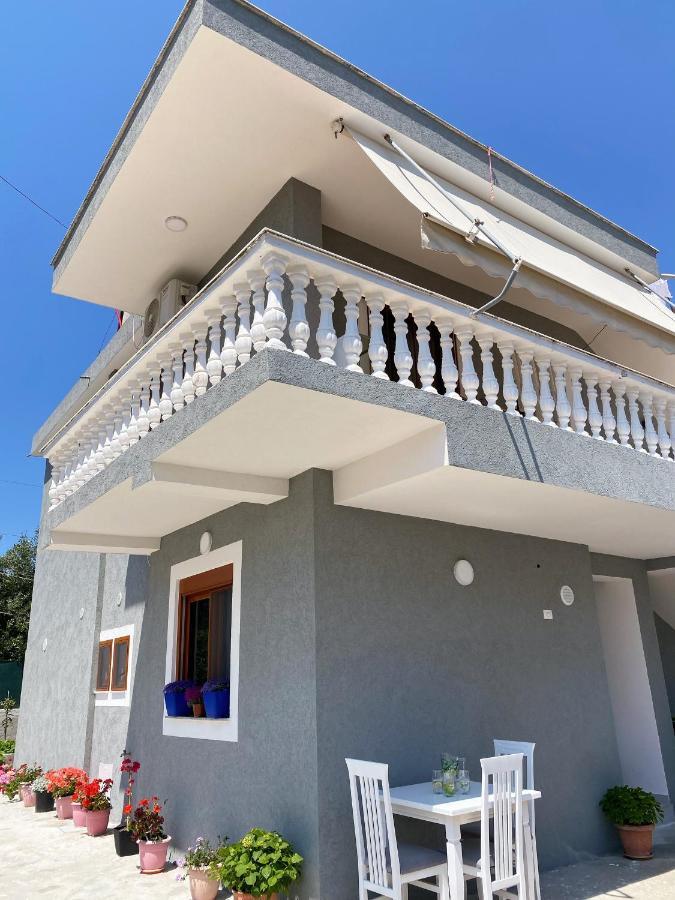 Sunny Guest House فلورا المظهر الخارجي الصورة
