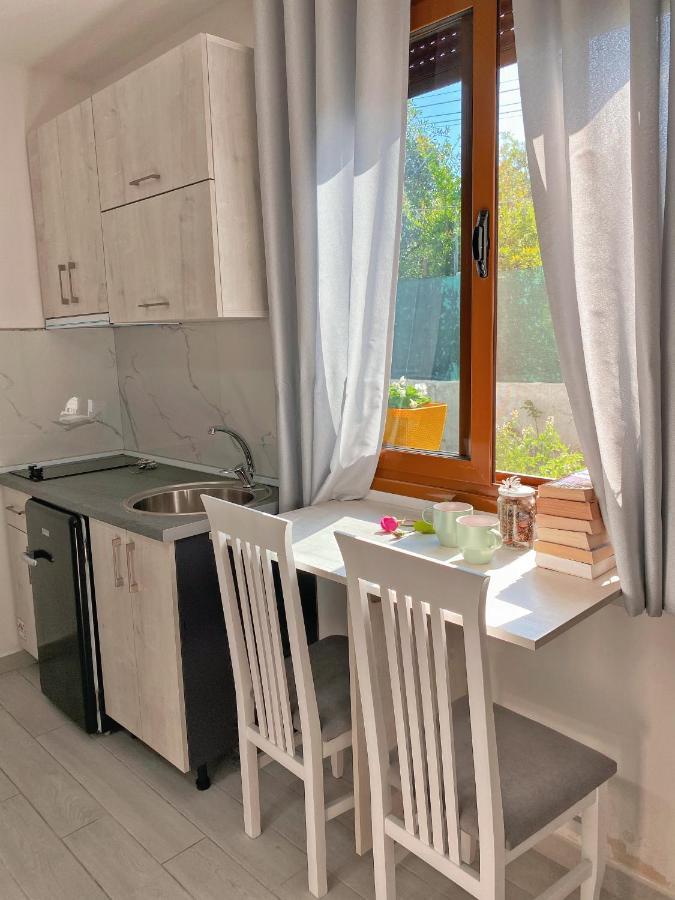 Sunny Guest House فلورا المظهر الخارجي الصورة